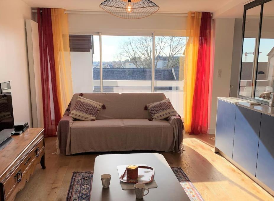 Le 828 : Appartement En Plein Centre De ヴァンヌ エクステリア 写真